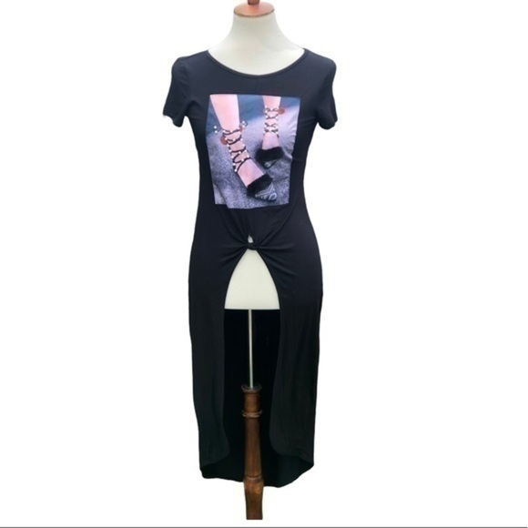 Maxi dress with graphic 3-D design - Picture 2 of 9